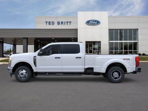 New 2026 Ford F350 4x4 Crew Cab DRW Super Duty image 4