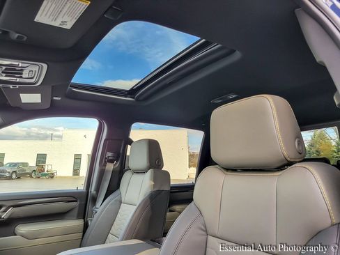 New 2026 Chevrolet Silverado 2500 ZR2 image 9