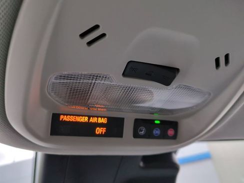 Certified 2025 Chevrolet Trax LT FWD image 21