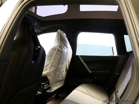 New 2026 BMW iX xDrive60 w/ M Sport Package image 14