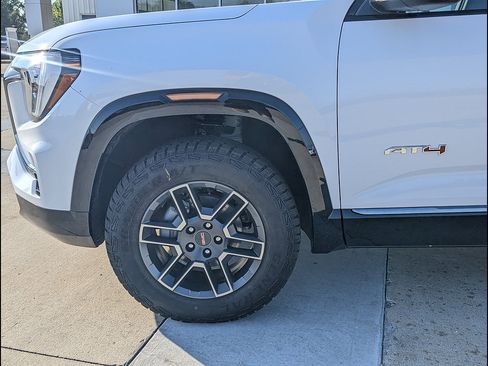 New 2027 GMC Terrain AT4 w/ LPO, Floor Liner Package AWD/4WD image 10