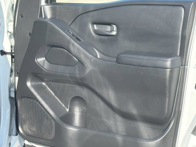 Used 2022 Nissan Frontier S w/ Technology Package RWD image 16