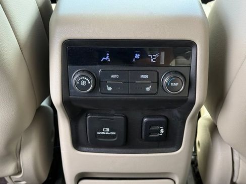 Used 2017 GMC Acadia Denali w/ Technology Package AWD/4WD image 18