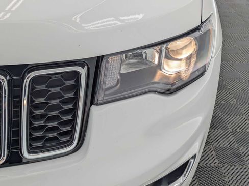 Used 2019 Jeep Grand Cherokee Limited AWD/4WD image 10