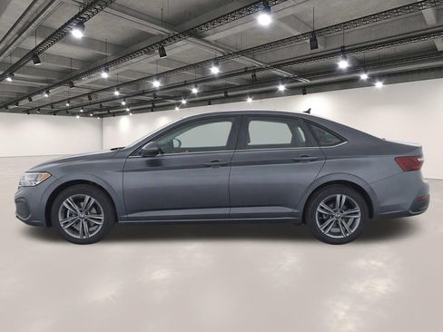 Used 2024 Volkswagen Jetta SE FWD image 6