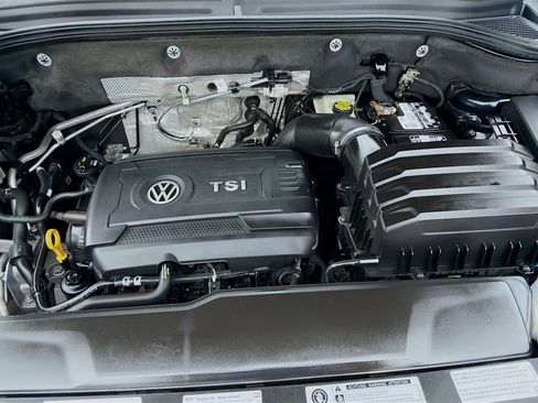 Used 2020 Volkswagen Atlas Cross Sport SE image 35