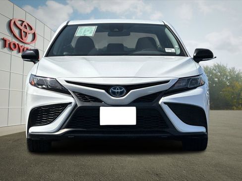 Used 2022 Toyota Camry SE FWD image 8