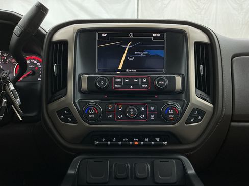 Used 2016 GMC Sierra 2500 Denali w/ Duramax Plus Package AWD/4WD image 32