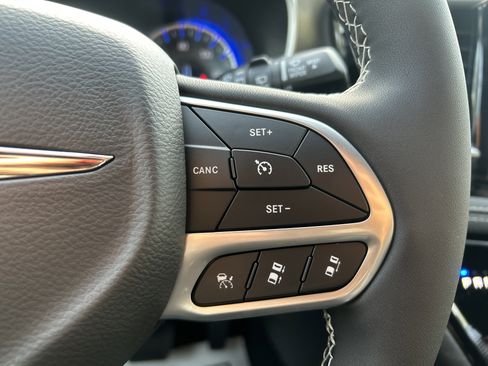 New 2026 Chrysler Pacifica Select image 20