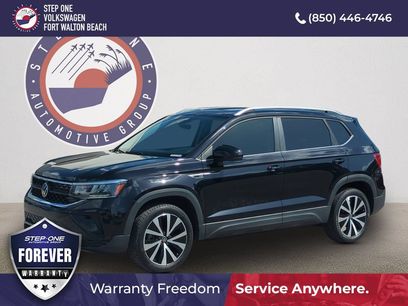 Used 2023 Volkswagen Taos SE w/ Panoramic Sunroof Package