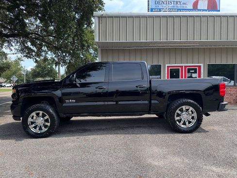 Used 2018 Chevrolet Silverado 1500 LT w/ Texas Edition AWD/4WD image 5