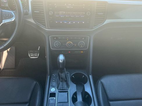 Used 2021 Volkswagen Atlas Cross Sport SE FWD image 20