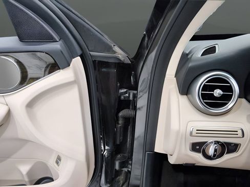 Used 2016 Mercedes-Benz C 300 4MATIC Sedan image 27