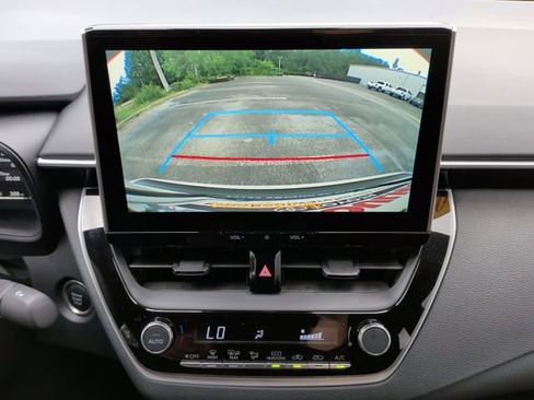 Used 2026 Toyota Corolla SE w/ SE Package FWD image 25