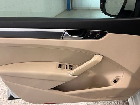 Used 2017 Volkswagen Passat 1.8T R-Line w/ R-Line Lighting Package FWD image 14