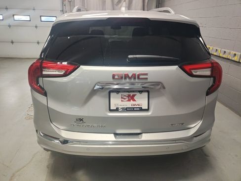 Used 2022 GMC Terrain Denali w/ Denali Premium Package AWD/4WD image 21