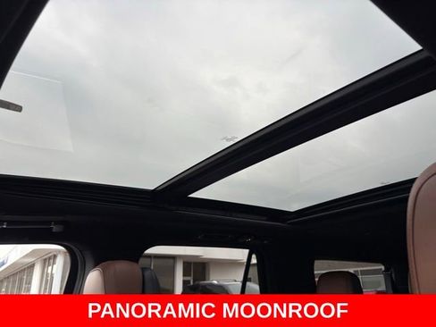 Used 2024 Lincoln Navigator L Reserve AWD/4WD image 5