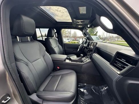 Used 2024 Lexus GX 550 image 30