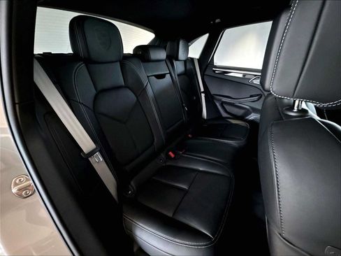 New 2026 Porsche Macan Turbo AWD/4WD image 29