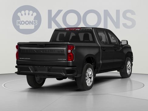 Used 2020 Chevrolet Silverado 1500 Custom w/ Custom Value Package AWD/4WD image 2