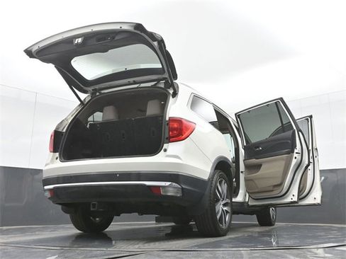 Used 2017 Honda Pilot Touring image 56