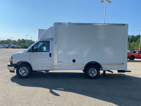 New 2025 Chevrolet Express 3500 w/ Power Convenience Package image 6
