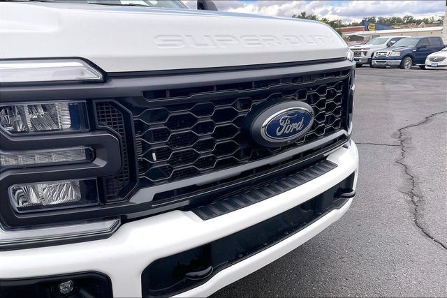 Used 2024 Ford F250 Lariat w/ Sport Appearance Package AWD/4WD image 31