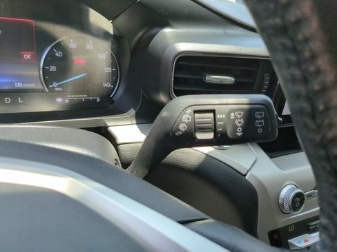 Certified 2021 Ford Explorer XLT w/ Equipment Group 202A RWD image 34