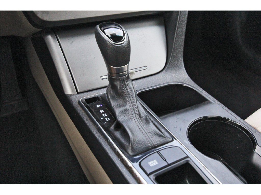 Used 2015 Hyundai Sonata SE FWD image 29