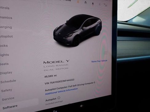 Used 2022 Tesla Model Y Long Range image 24