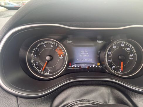 Used 2019 Jeep Cherokee Limited w/ Luxury Group AWD/4WD image 22