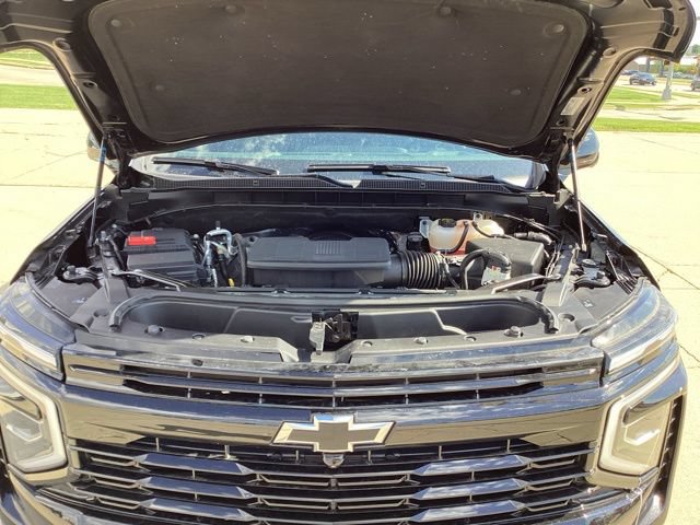 Used 2025 Chevrolet Tahoe RST AWD/4WD image 16