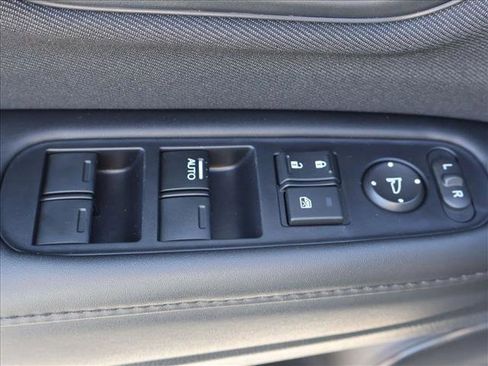 Used 2022 Honda HR-V Sport image 11