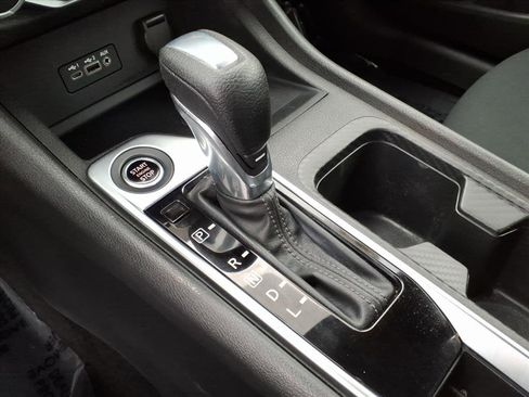 Used 2022 Nissan Sentra SV image 12