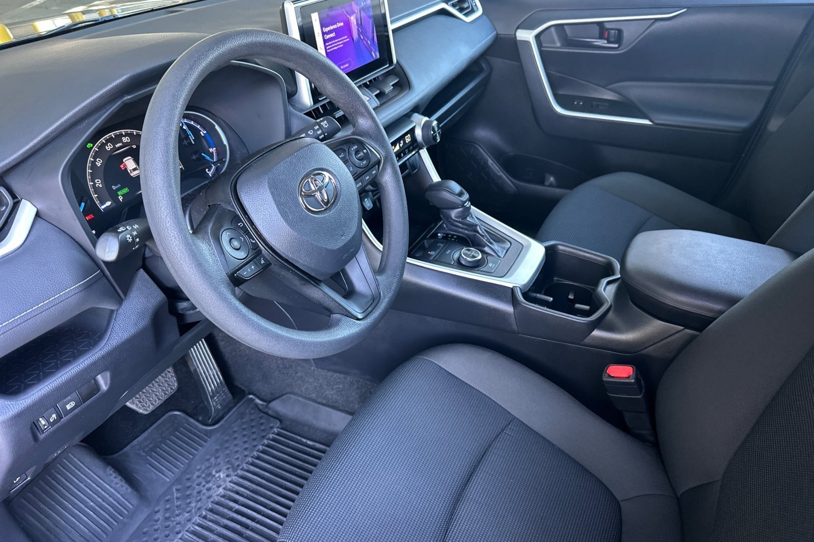Certified 2024 Toyota RAV4 LE AWD/4WD image 9