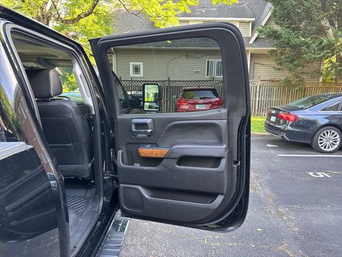Used 2019 Chevrolet Silverado 2500 High Country w/ Duramax Plus Package AWD/4WD image 18