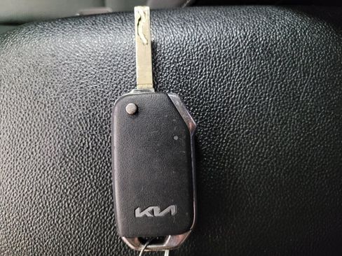 Used 2022 Kia Forte LXS image 32