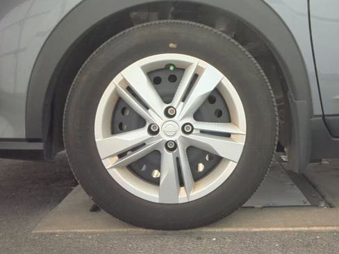 Used 2024 Nissan Kicks S FWD image 8