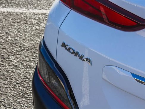 Certified 2022 Hyundai Kona Limited image 9
