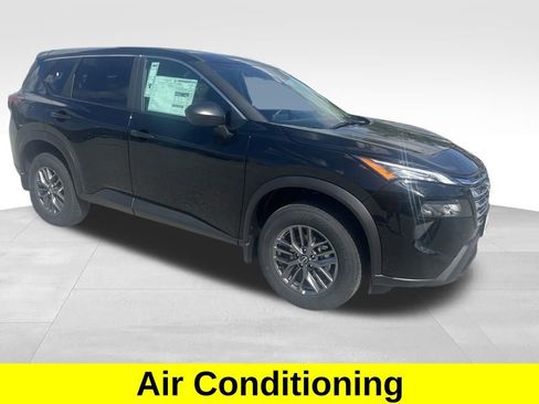 Certified 2025 Nissan Rogue S image 9