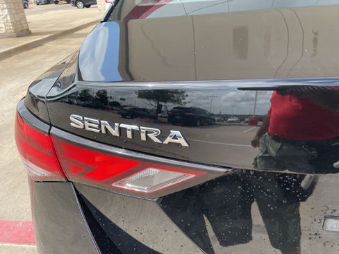 Used 2024 Nissan Sentra SV FWD image 12