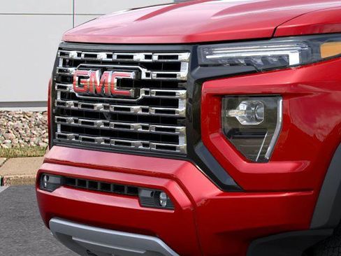 New 2026 GMC Canyon Denali image 13