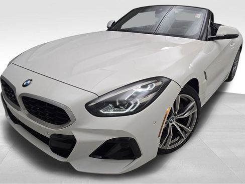 Used 2025 BMW Z4 sDrive30i image 1