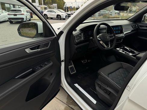 New 2026 Volkswagen Atlas Cross Sport SEL Premium R-Line image 17
