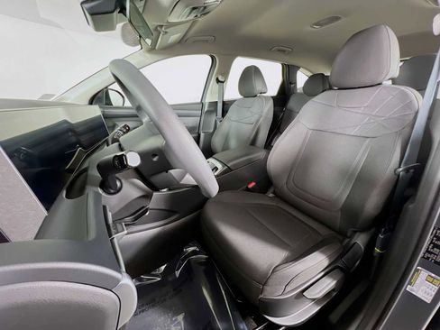 Used 2025 Hyundai Tucson SE image 20