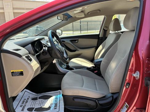 Used 2016 Hyundai Elantra SE w/ Option Group 02 FWD image 8