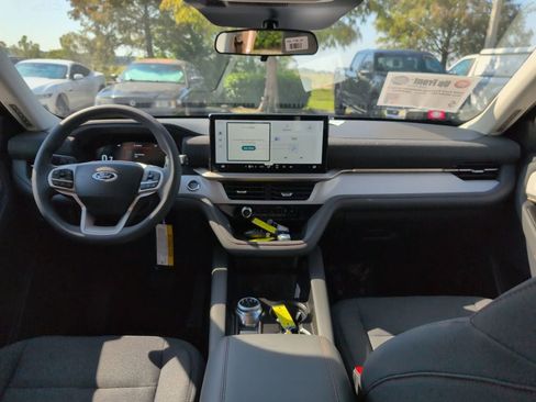 New 2026 Ford Explorer Active image 7