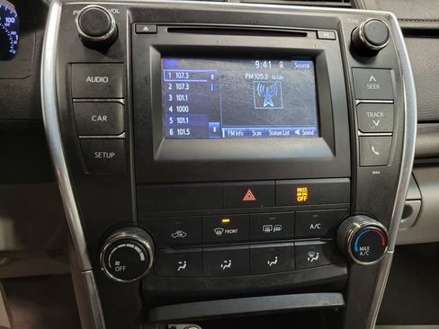 Used 2016 Toyota Camry LE FWD image 17