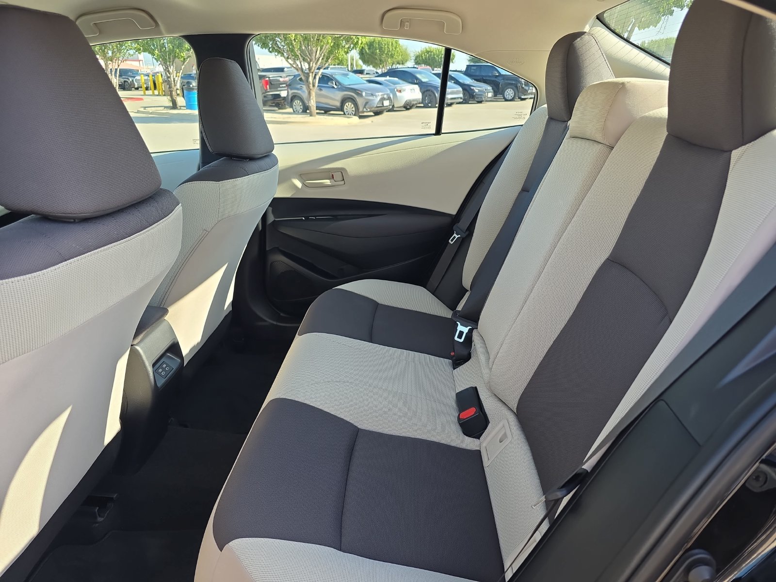 Used 2026 Toyota Corolla LE FWD image 11