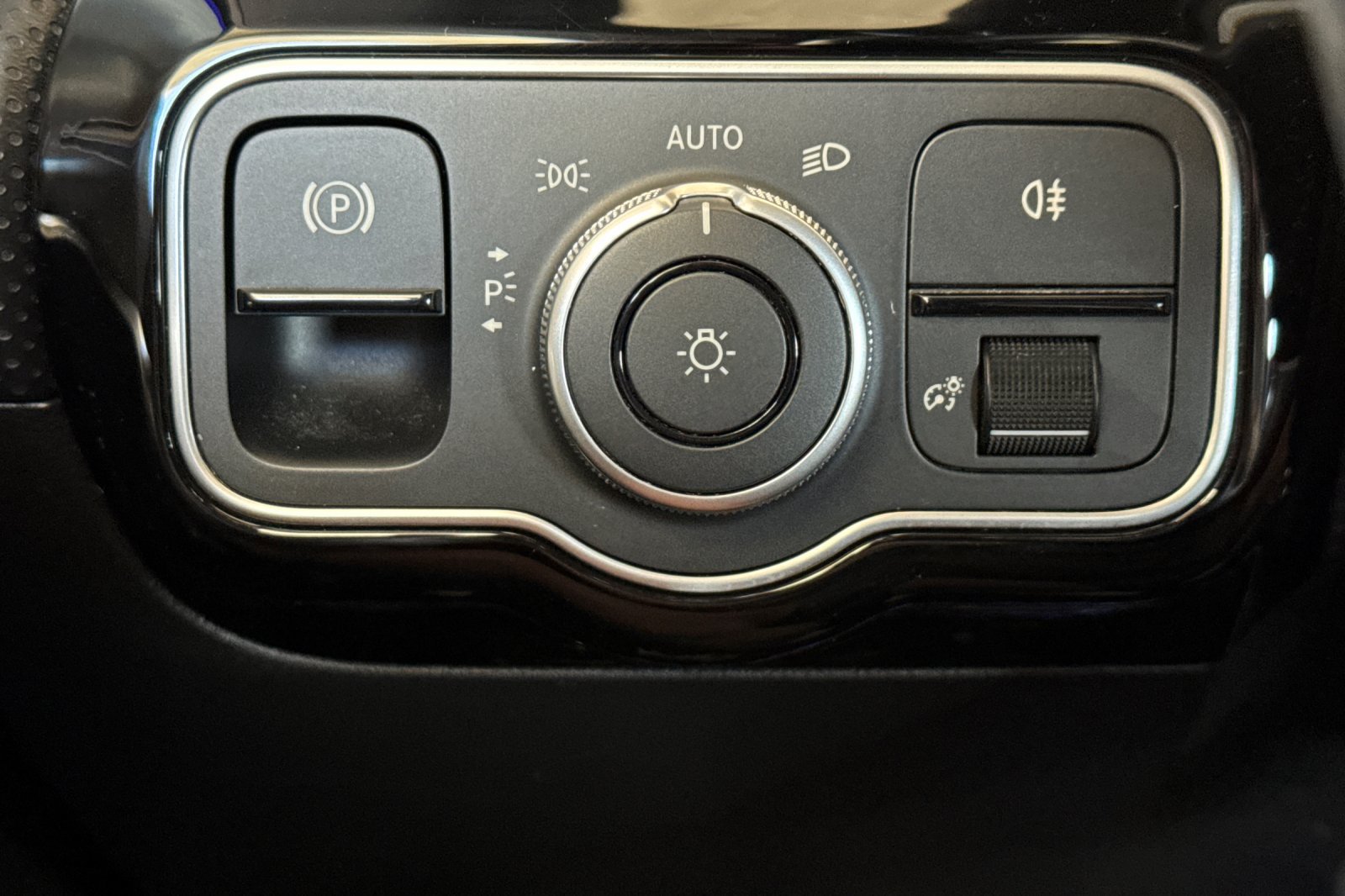 Used 2025 Mercedes-Benz CLA 250 image 34